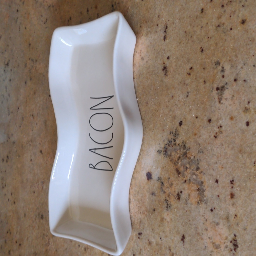 BRAND NEW Rae Dunn Bacon Serving Plate - Picture 2 of 4